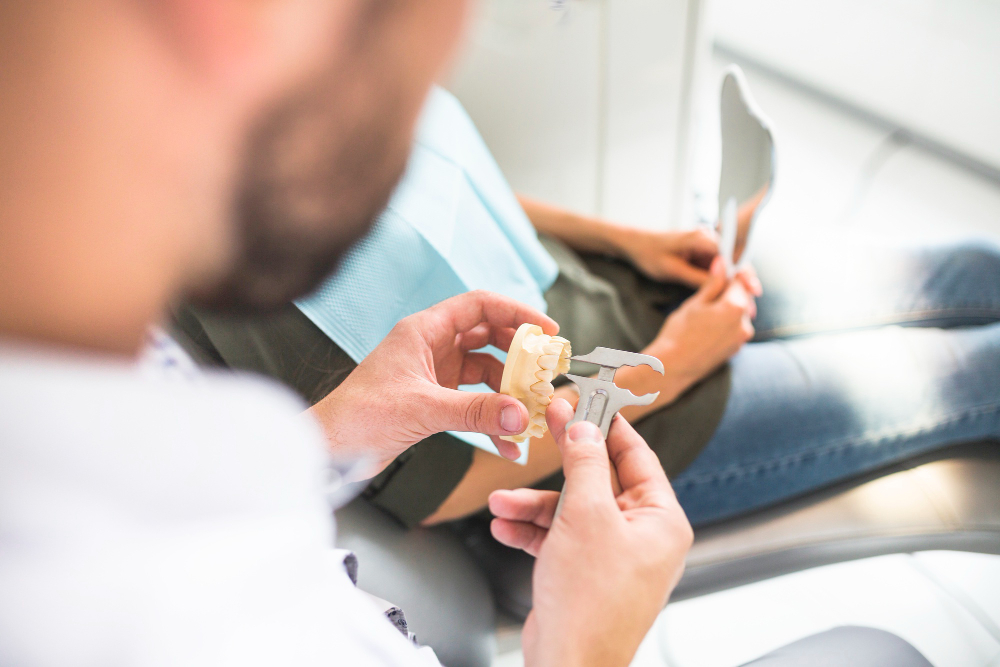 Piezas de prueba relacionadas con restauraciones dentales temporales