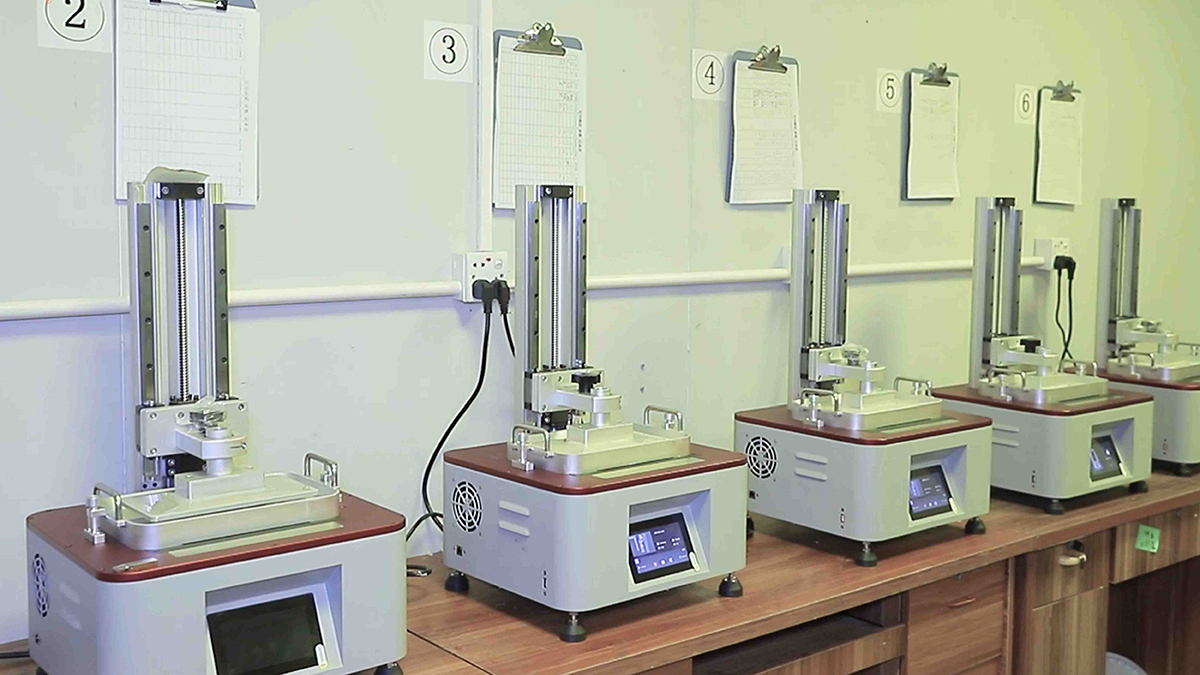 Impresora 3D de resina Yidimu en un entorno profesional de fabricación